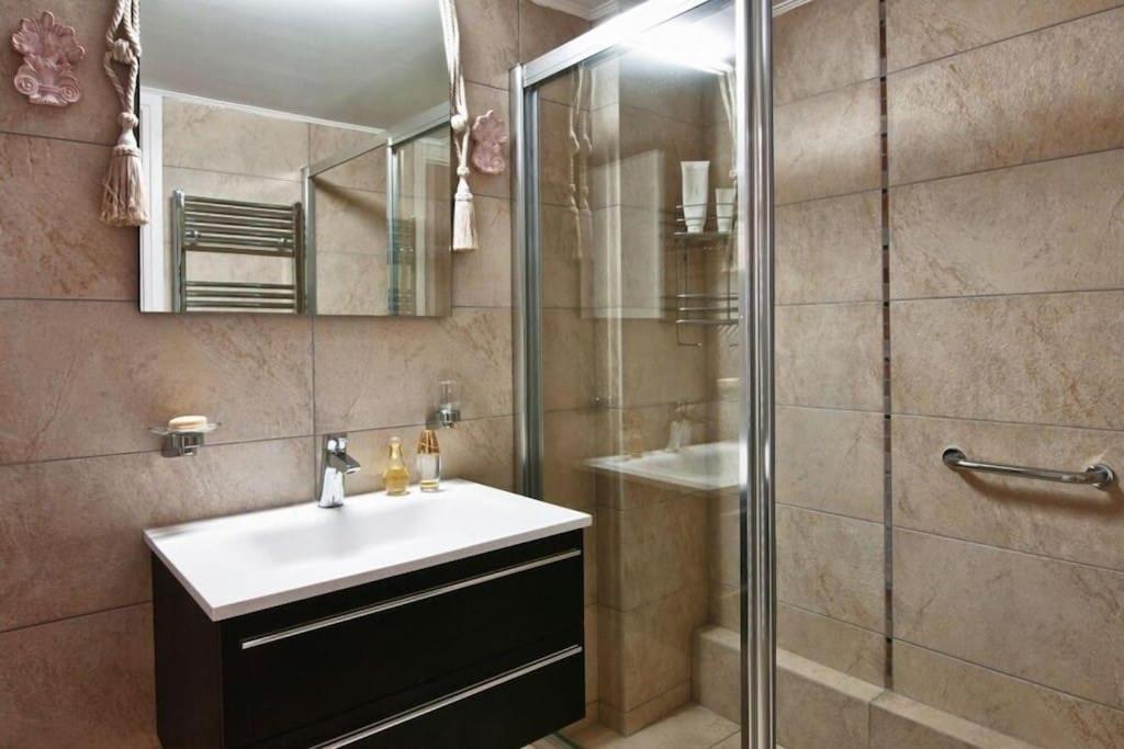 Acropolis Luxury House Apartamento Atenas Exterior foto